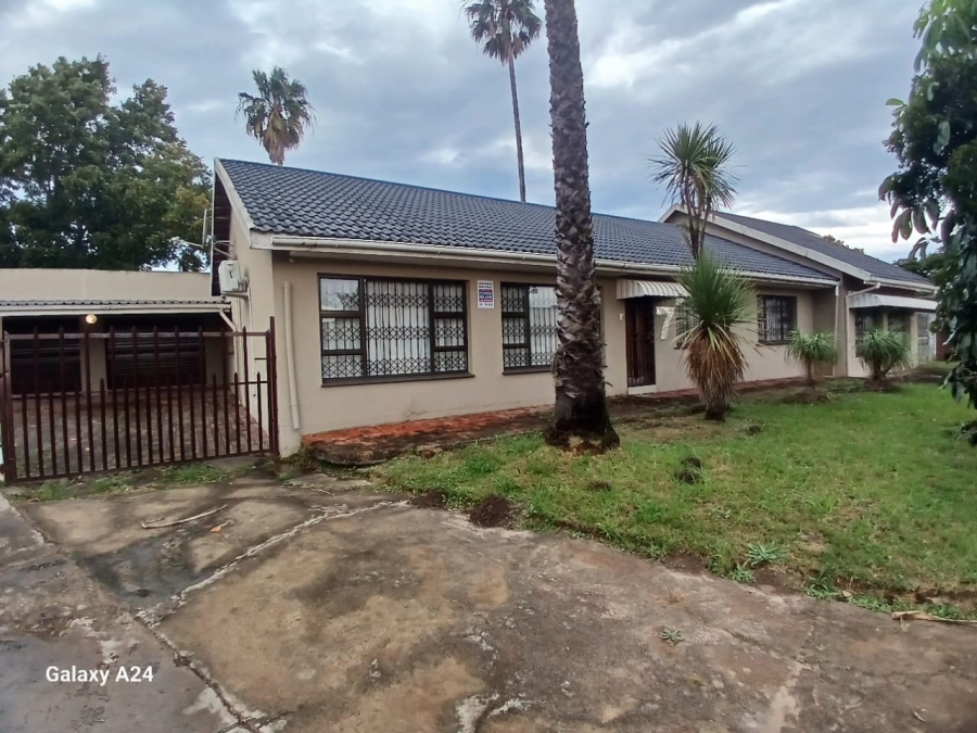 4 Bedroom Property for Sale in Beacon Bay Eastern Cape